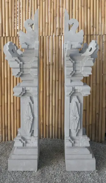 Product image 6 of the product “Balinese Gate, casted with Paras Stone. 2 Elements right and left. Total Height of 150cm. Mulitparted. ”